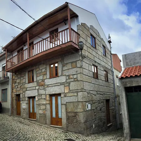 Dom wakacyjny Casa Da Tia Em *